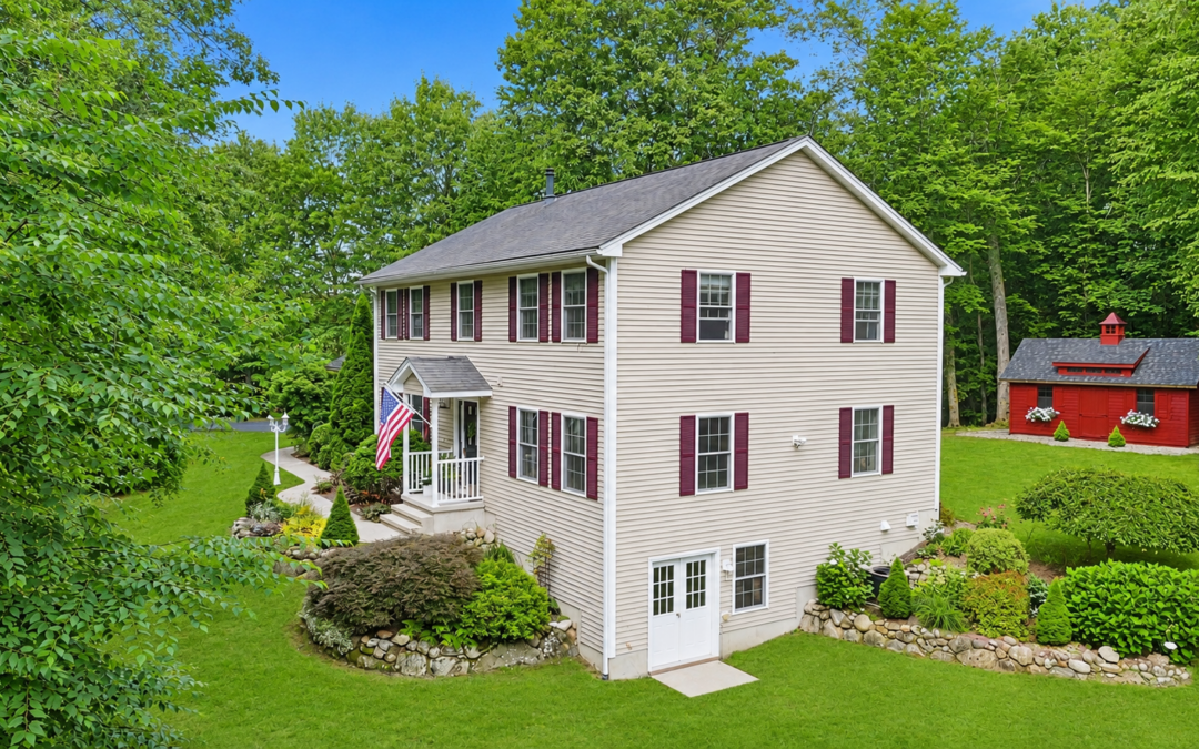 Picture-Perfect Living: Inside 106 Valley Rd in Southampton, MA